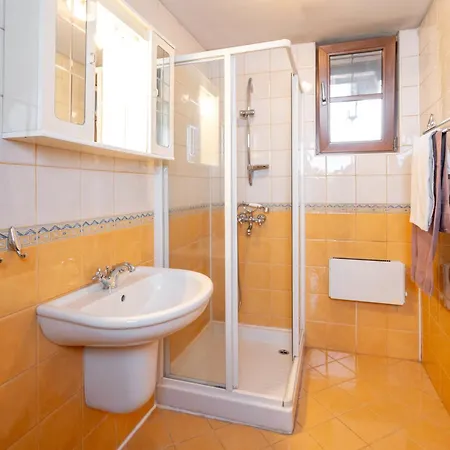 度假居 White Fang